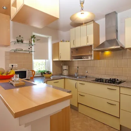 Holiday home Mit Privatpool Fuer 9 Personen Ca 150 Qm In Stinjan, Istrien Istrische Riviera *